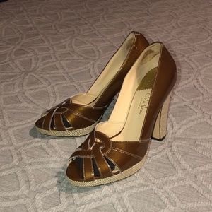 EUC Cole Haan Patent Leather Pumps